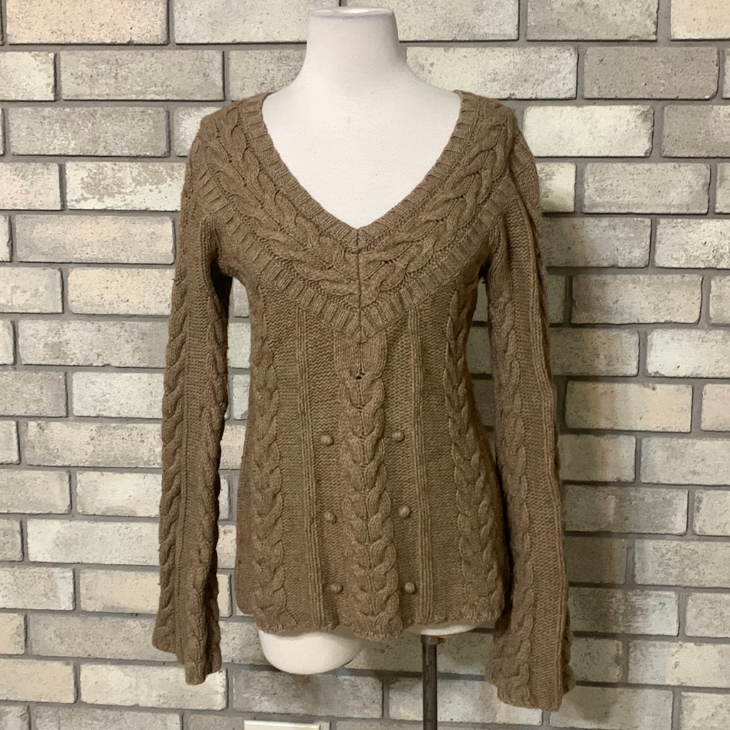 - Sweater Medium